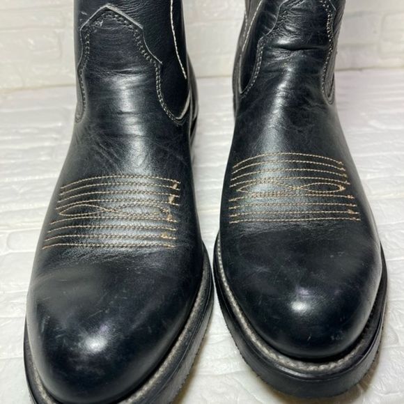 BLACK COWBOY BOOTS
